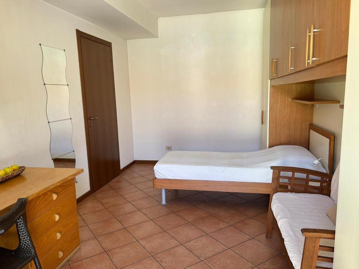 Lecco Only Females Guest House 外观 照片